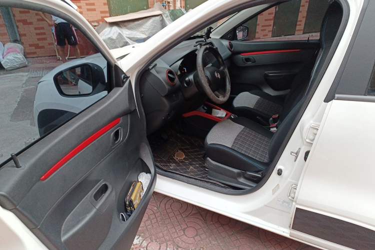 Used Dongfeng NAMMI BOX 2022 Chasing Wind Edition 331 km Standard Model Driver Seat