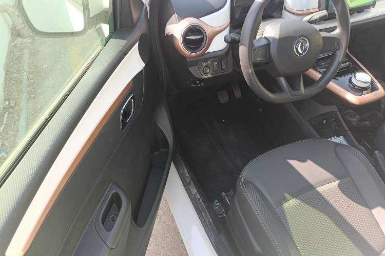 Used Dongfeng NAMMI BOX 2022 Light Wind Edition 201KM Lightning Model Driver Seat