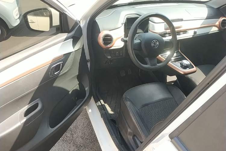 Used Dongfeng NAMMI BOX 2022 Revised Light Wind Edition 201 km Standard Version Driver Seat