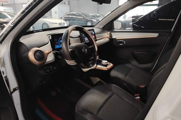 Used Dongfeng NAMMI BOX 2022 Champion Edition Light Wind Version 201KM Standard Model Driver Seat