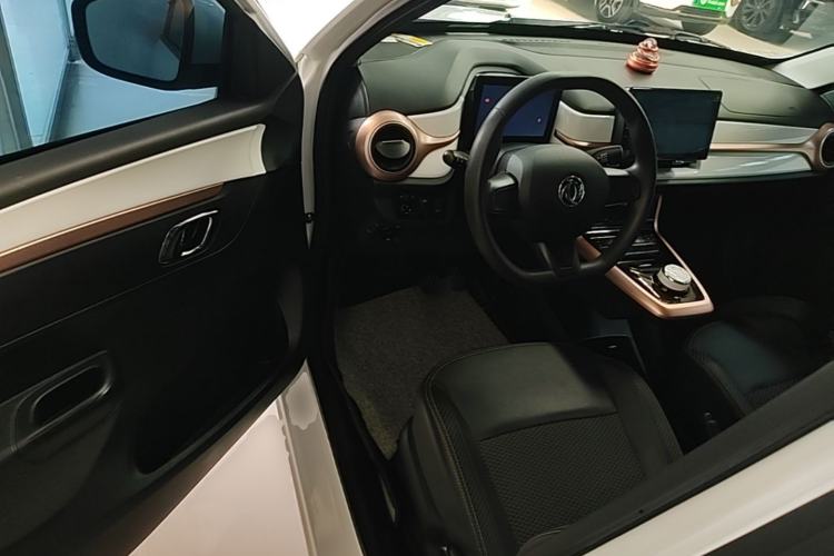 Used Dongfeng NAMMI BOX 2022 Revised Light Wind Edition 201 km Standard Version Driver Seat