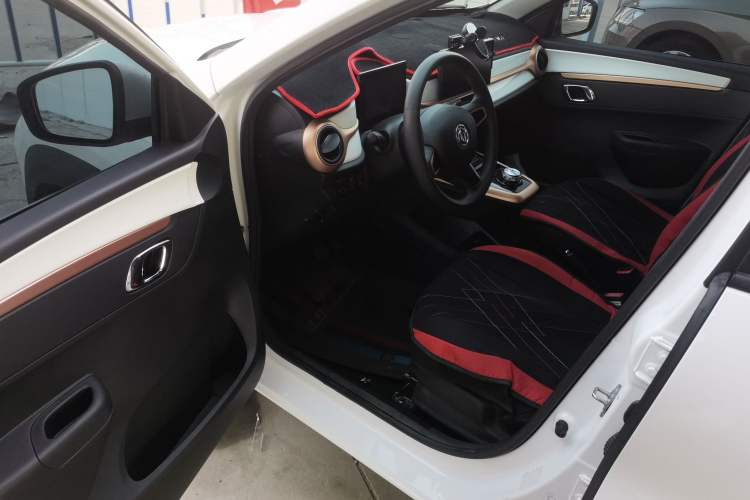 Used Dongfeng NAMMI BOX 2022 Chasing Wind Edition 331KM Advanced Model Driver Seat