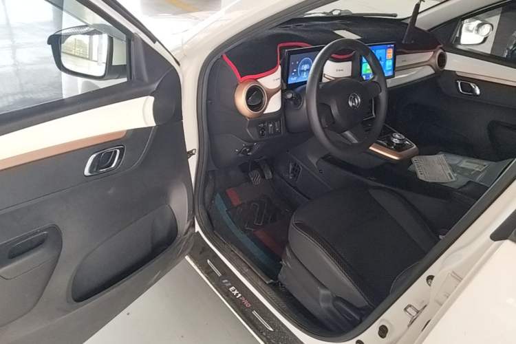 Used Dongfeng NAMMI BOX 2022 Chasing Wind Edition 351 km Advanced Model Driver Seat