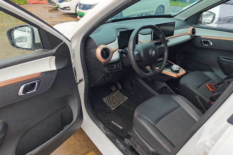 Used Dongfeng NAMMI BOX 2022 Chasing Wind Edition 331 km Standard Model Driver Seat