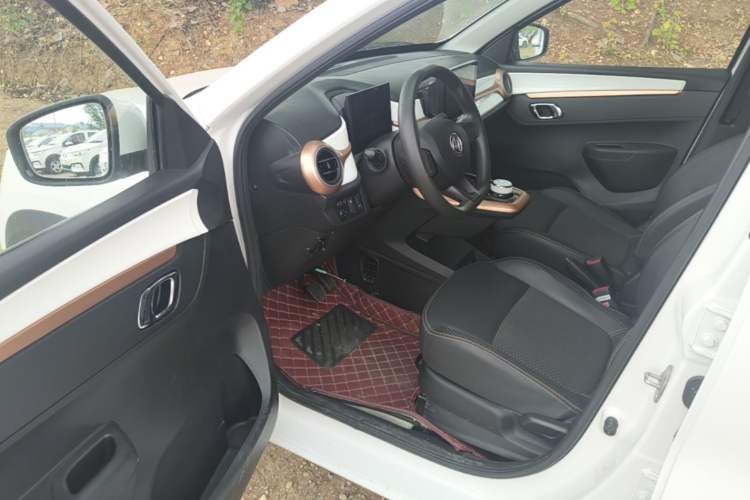 Used Dongfeng NAMMI BOX 2022 Revised Light Wind Edition 201 km Standard Version Driver Seat