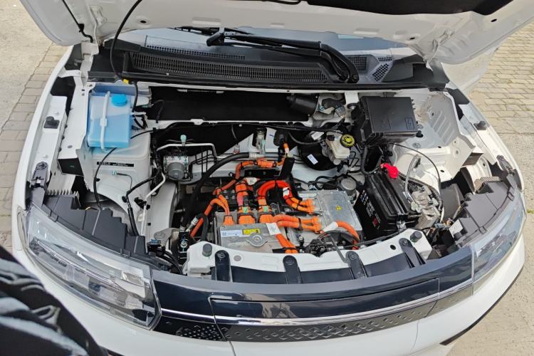 Used Dongfeng NAMMI BOX 2022 Revised Light Wind Edition 201 km Standard Version Engine Bay