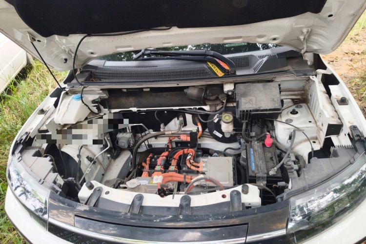 Used Dongfeng NAMMI BOX 2022 Revised Light Wind Edition 201 km Standard Version Engine Bay