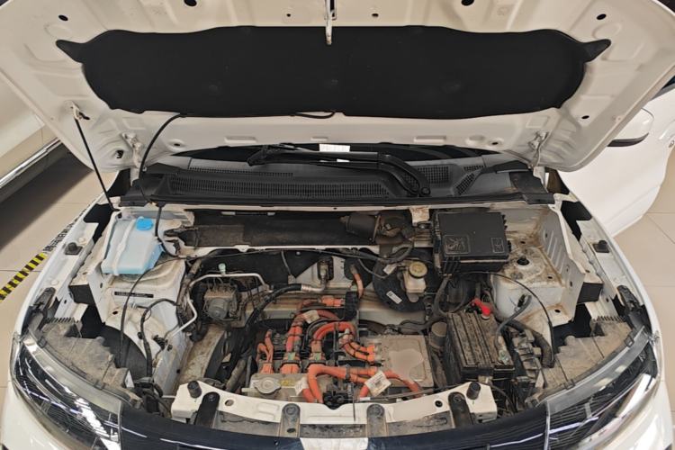 Used Dongfeng NAMMI BOX 2022 Revised Light Wind Edition 201 km Standard Version Engine Bay