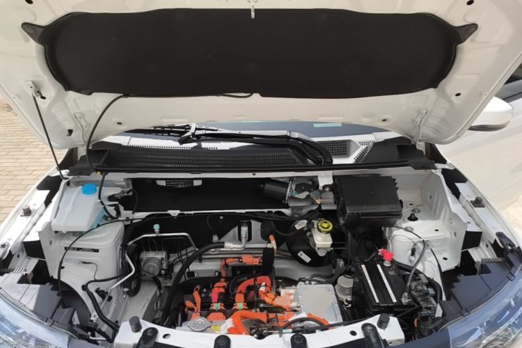 Used Dongfeng NAMMI BOX 2022 Revised Light Wind Edition 201 km Standard Version Engine Bay