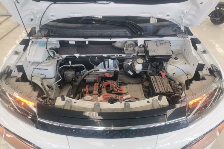 Used Dongfeng NAMMI BOX 2022 Revised Light Wind Edition 201 km Standard Version Engine Bay