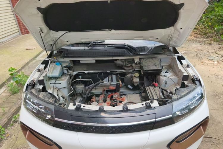 Used Dongfeng NAMMI BOX 2022 Revised Light Wind Edition 201 km Standard Version Engine Bay