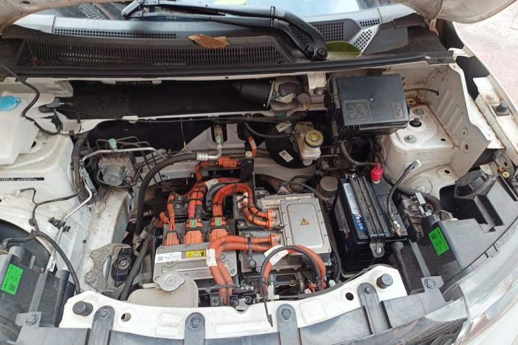 Used Dongfeng NAMMI BOX 2022 Chasing Wind Edition 331 km Standard Model Engine Bay
