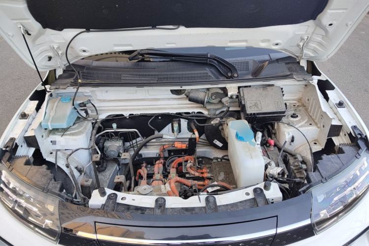 Used Dongfeng NAMMI BOX 2022 Revised Light Wind Edition 201 km Standard Version Engine Bay