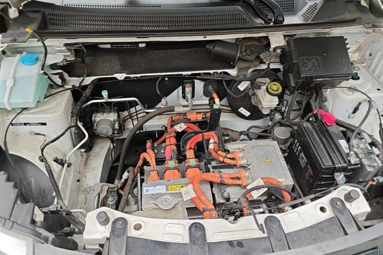 Used Dongfeng NAMMI BOX 2022 Revised Light Wind Edition 201 km Standard Version Engine Bay