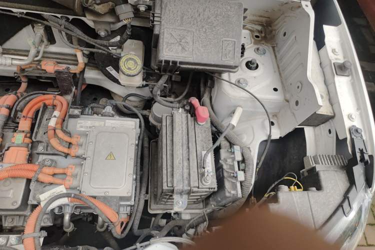 Used Dongfeng NAMMI BOX 2022 Chasing Wind Edition 331 km Standard Model Engine Bay Left