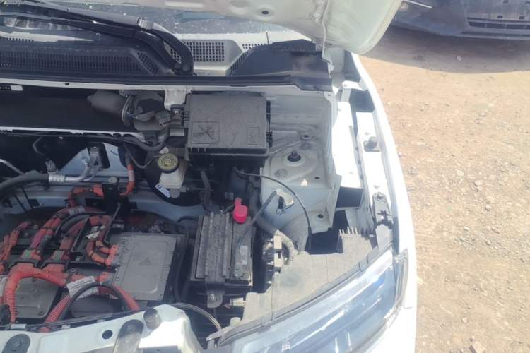 Used Dongfeng NAMMI BOX 2022 Chasing Wind Edition 331KM Advanced Model Engine Bay Left