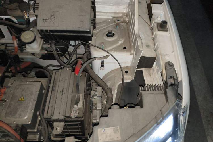 Used Dongfeng NAMMI BOX 2022 Chasing Wind Edition 331KM Advanced Model Engine Bay Left