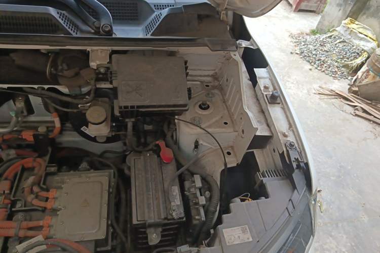 Used Dongfeng NAMMI BOX 2022 Chasing Wind Edition 351 km Advanced Model Engine Bay Left