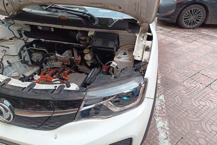 Used Dongfeng NAMMI BOX 2022 Chasing Wind Edition 331 km Standard Model Engine Bay Left
