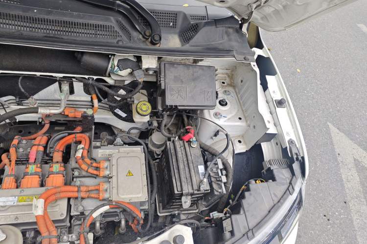 Used Dongfeng NAMMI BOX 2022 Light Wind Edition 201KM Lightning Model Engine Bay Left
