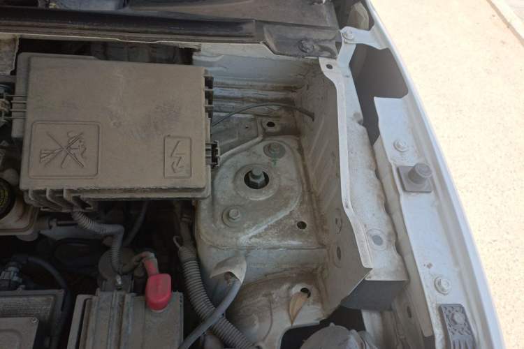 Used Dongfeng NAMMI BOX 2022 Chasing Wind Edition 331 km Standard Model Engine Bay Left