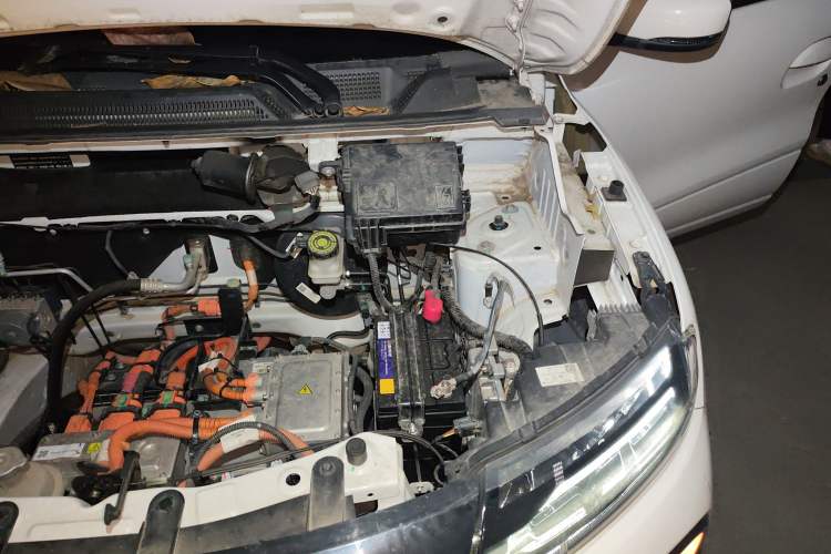 Used Dongfeng NAMMI BOX 2022 Chasing Wind Edition 331KM Advanced Model Engine Bay Left