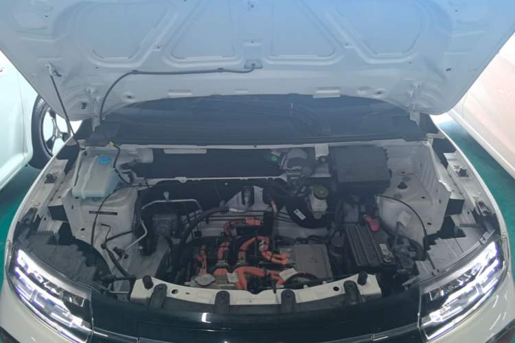 Used Dongfeng NAMMI BOX 2022 Chasing Wind Edition 331 km Standard Model Engine Bay