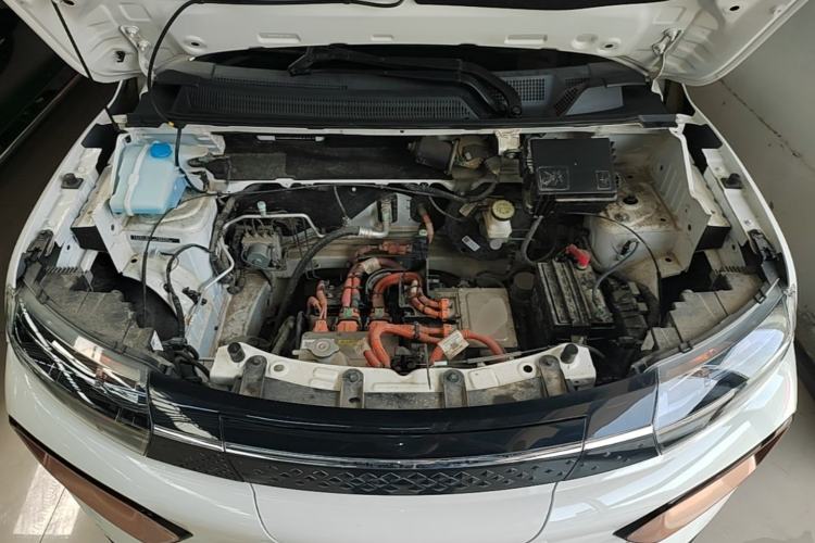 Used Dongfeng NAMMI BOX 2022 Revised Light Wind Edition 201 km Standard Version Engine Bay