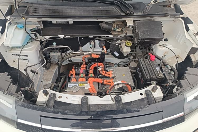 Used Dongfeng NAMMI BOX 2022 Revised Light Wind Edition 201 km Standard Version Engine Bay