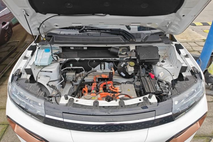 Used Dongfeng NAMMI BOX 2022 Revised Light Wind Edition 201 km Standard Version Engine Bay