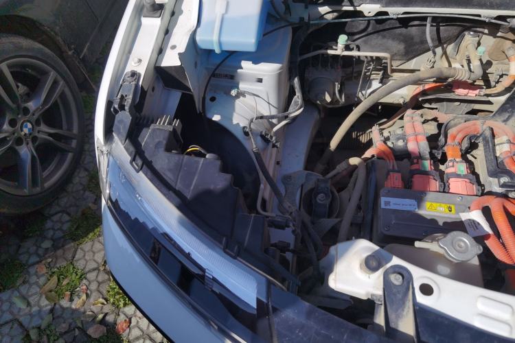 Used Dongfeng NAMMI BOX 2022 Chasing Wind Edition 331 km Standard Model Engine Bay Right