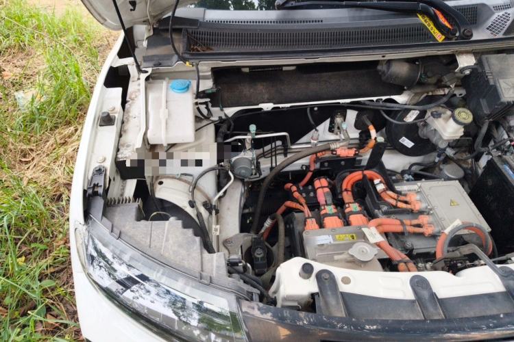 Used Dongfeng NAMMI BOX 2022 Revised Light Wind Edition 201 km Standard Version Engine Bay Right