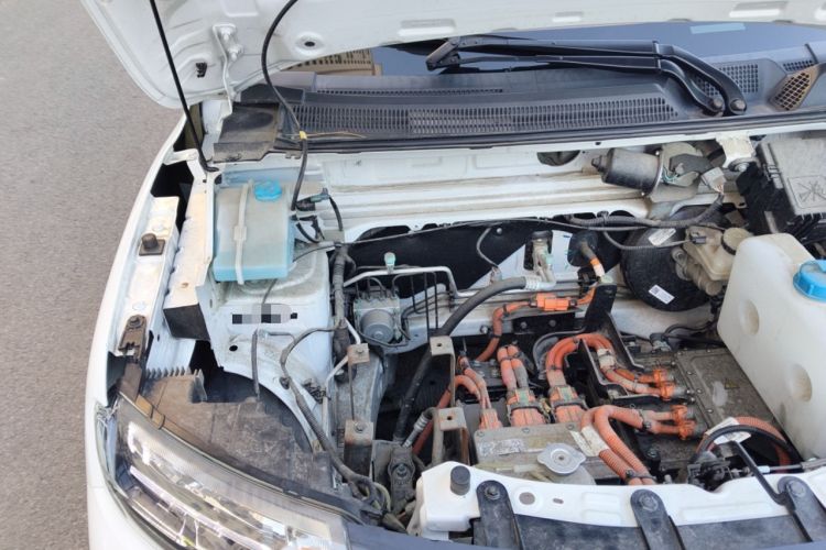 Used Dongfeng NAMMI BOX 2022 Revised Light Wind Edition 201 km Standard Version Engine Bay Right