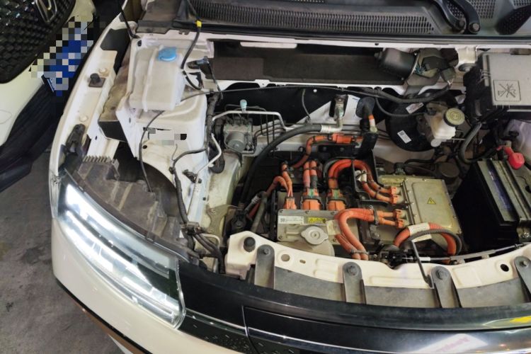 Used Dongfeng NAMMI BOX 2022 Revised Light Wind Edition 201 km Standard Version Engine Bay Right