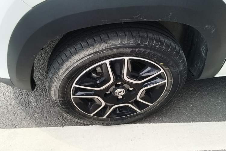 Used Dongfeng NAMMI BOX 2022 Chasing Wind Edition 331 km Standard Model Exterior 4