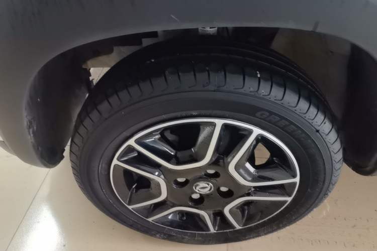 Used Dongfeng NAMMI BOX 2022 Revised Light Wind Edition 201 km Standard Version Exterior 4