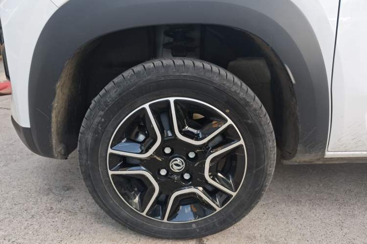 Used Dongfeng NAMMI BOX 2022 Light Wind Edition 201KM Lightning Model Exterior 4