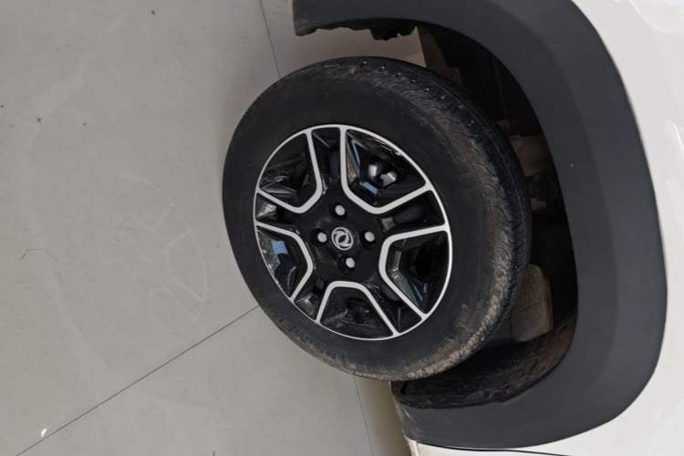 Used Dongfeng NAMMI BOX 2022 Revised Light Wind Edition 201 km Standard Version Exterior 4