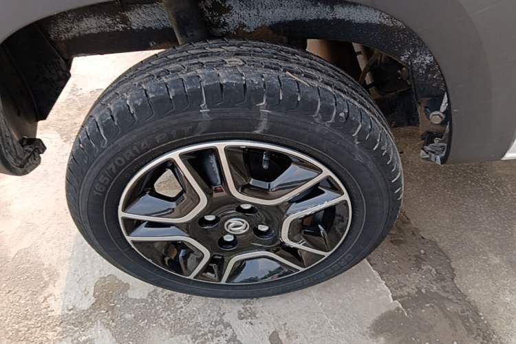 Used Dongfeng NAMMI BOX 2022 Revised Light Wind Edition 201 km Standard Version Exterior 5