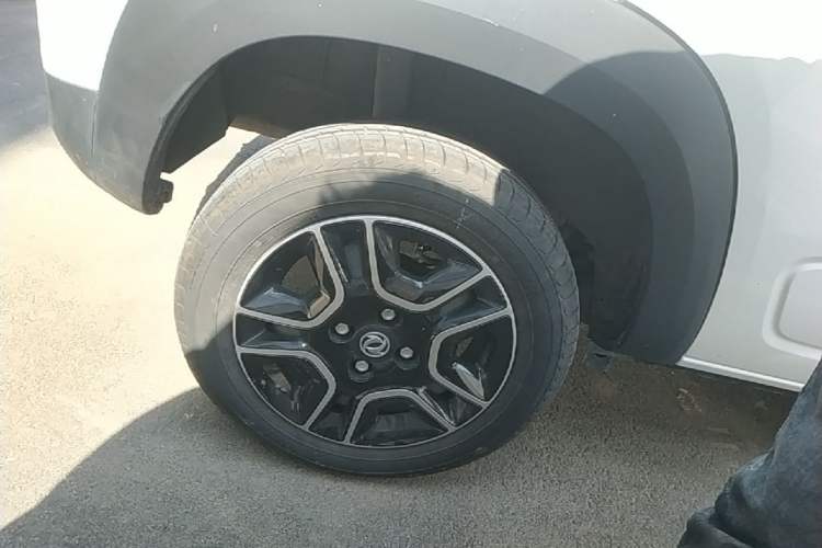 Used Dongfeng NAMMI BOX 2022 Revised Light Wind Edition 201 km Standard Version Exterior 5