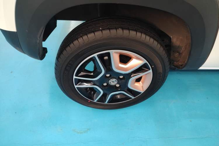 Used Dongfeng NAMMI BOX 2022 Champion Edition Light Wind Version 201KM Standard Model Exterior 5