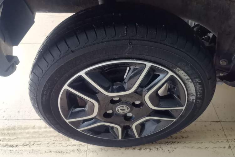 Used Dongfeng NAMMI BOX 2022 Revised Light Wind Edition 201 km Standard Version Exterior 5