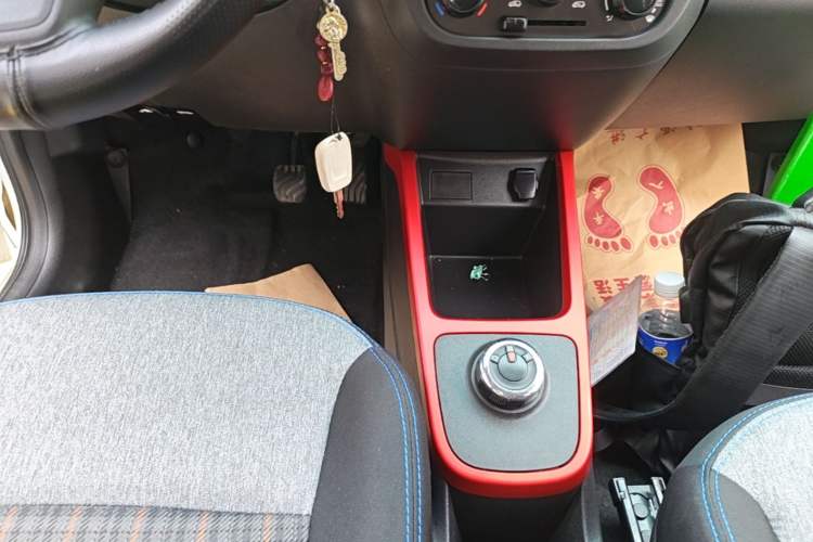 Used Dongfeng NAMMI BOX 2022 Chasing Wind Edition 331 km Standard Model Gear Lever