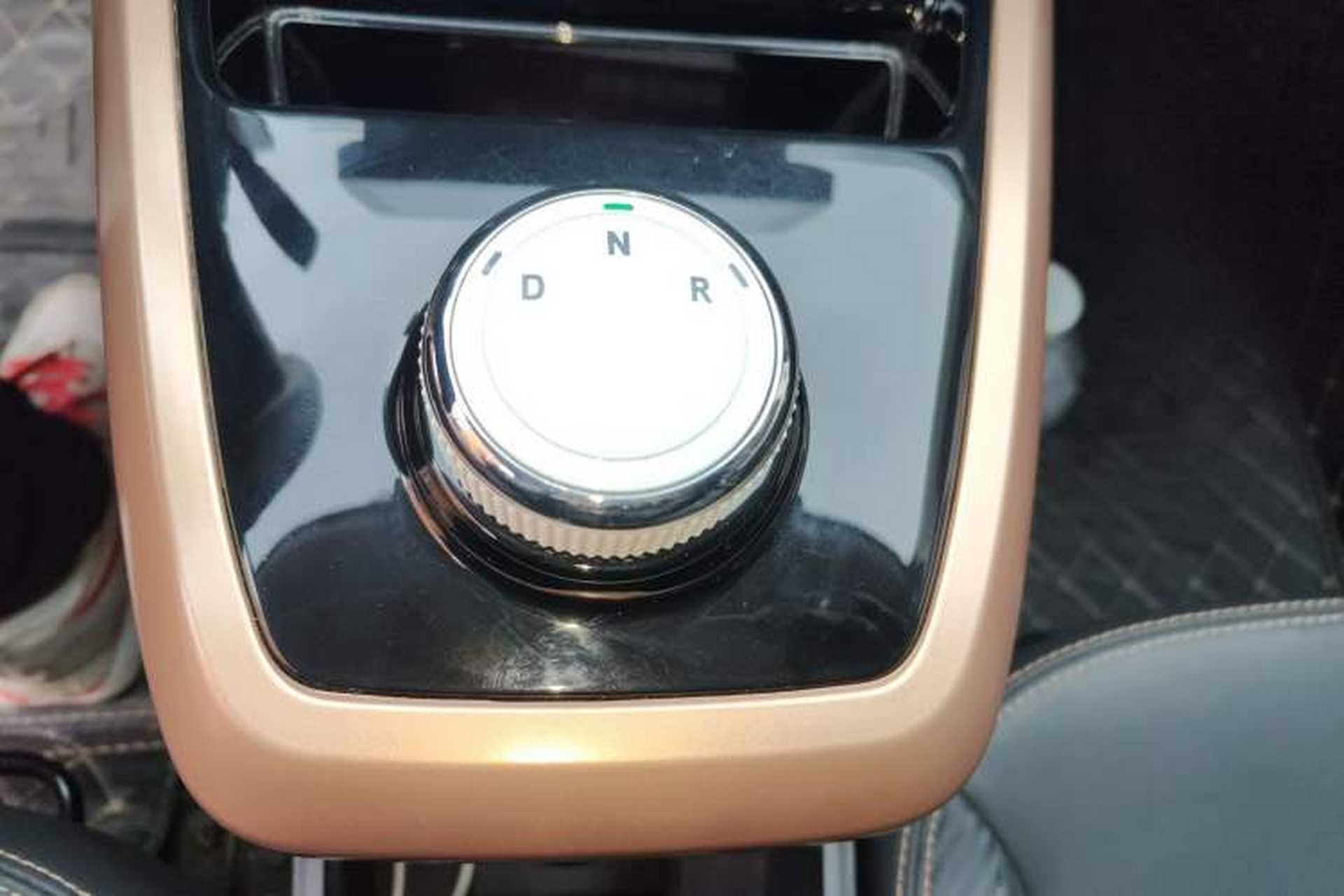 Used Dongfeng NAMMI BOX 2022 Champion Edition Light Wind Version 201KM Standard Model Gear Lever