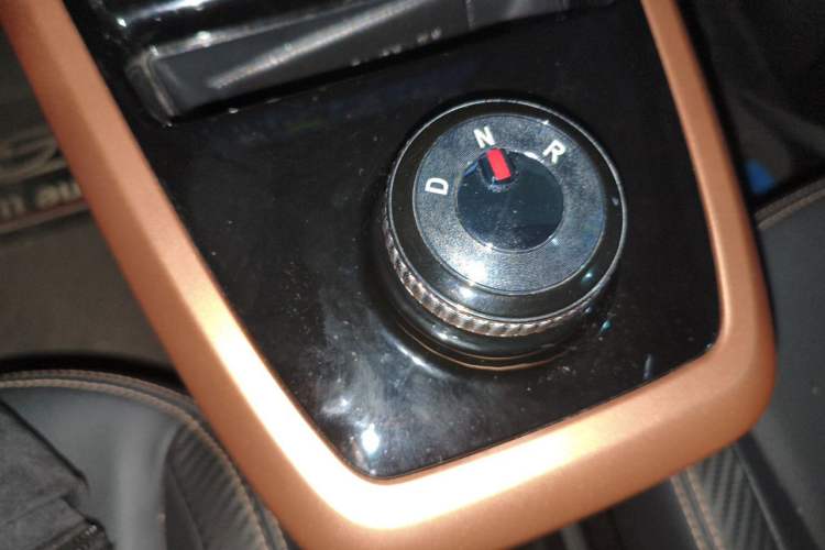 Used Dongfeng NAMMI BOX 2022 Chasing Wind Edition 331KM Advanced Model Gear Lever
