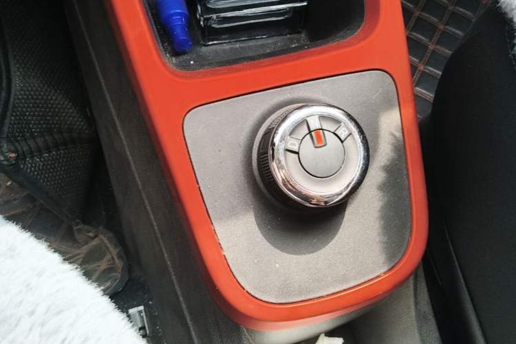 Used Dongfeng NAMMI BOX 2022 Chasing Wind Edition 331 km Standard Model Gear Lever