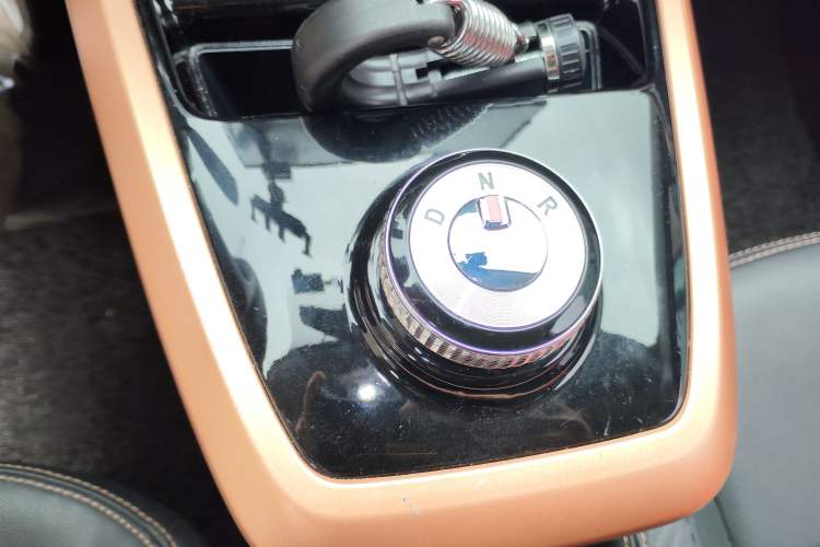 Used Dongfeng NAMMI BOX 2022 Chasing Wind Edition 331KM Advanced Model Gear Lever