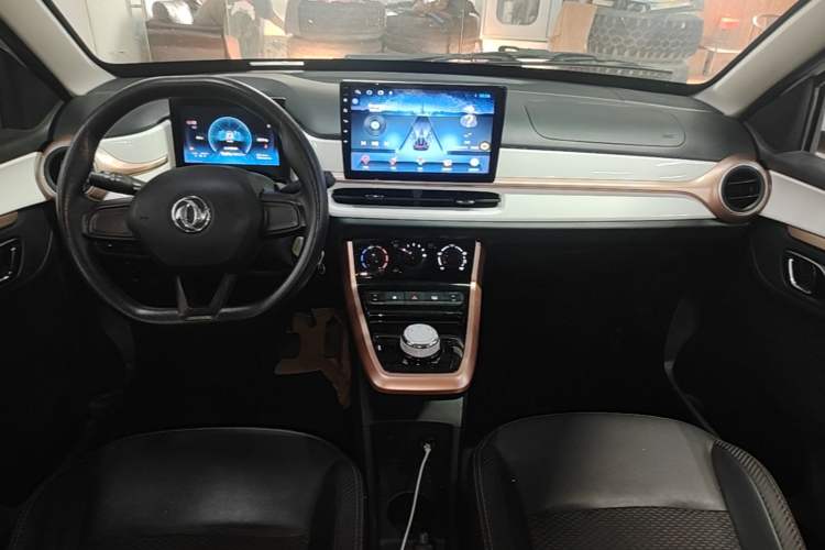 Used Dongfeng NAMMI BOX 2022 Champion Edition Light Wind Version 201KM Standard Model Gear Lever