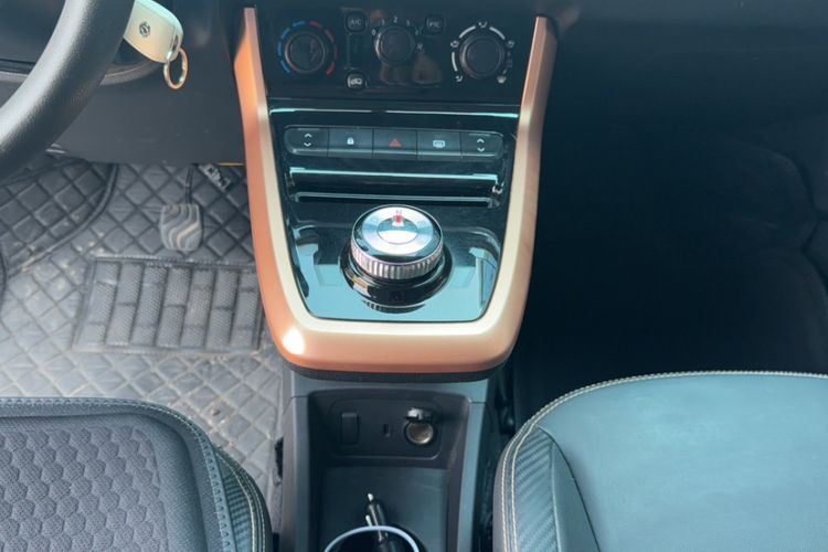 Used Dongfeng NAMMI BOX 2022 Light Wind Edition 201KM Lightning Model Gear Lever
