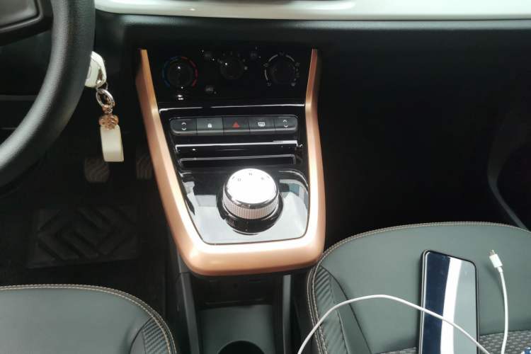 Used Dongfeng NAMMI BOX 2022 Champion Edition Light Wind Version 201KM Standard Model Gear Lever